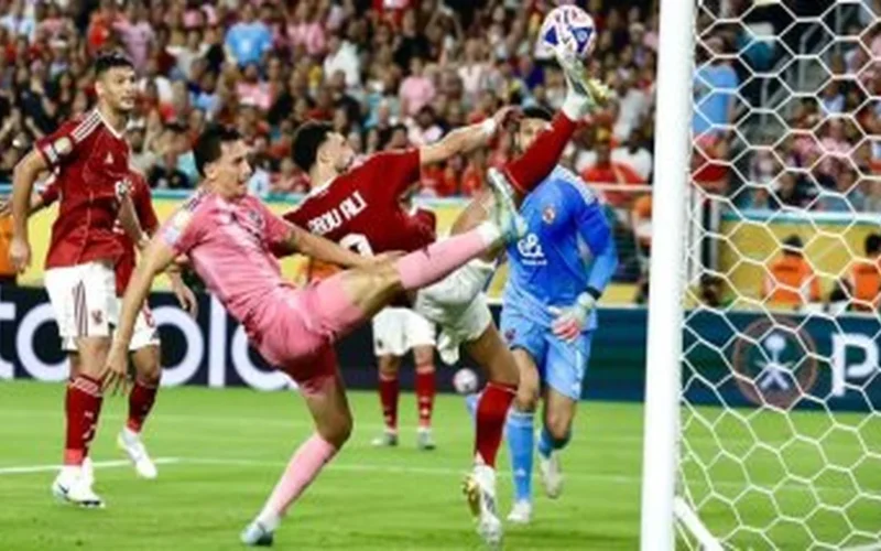 خطوة مرتقبة.. قرارات إدارة الأهلي بشأن عقوبات اللاعبين بعد خسارة بالميراس